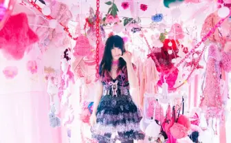 大森靖子メジャー曲「きゅるきゅる」MV公開！ DJ HELLO KITTYと共演決定