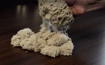 もっちりなのにさらさら？ ありえない感触の粘土がAmazon1位！