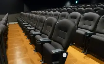 自宅で映画館気分!? 池袋HUMAXシネマズが座席を販売　もぎり台も購入可