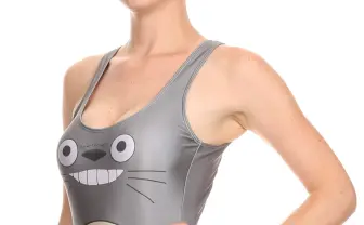 トトロのハイレグ水着がセクシー…? 衝撃的なシルエットに釘づけ