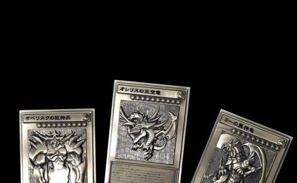 遊戯王』神のカード「三幻神」が立体的に！ 重厚感ある金属製