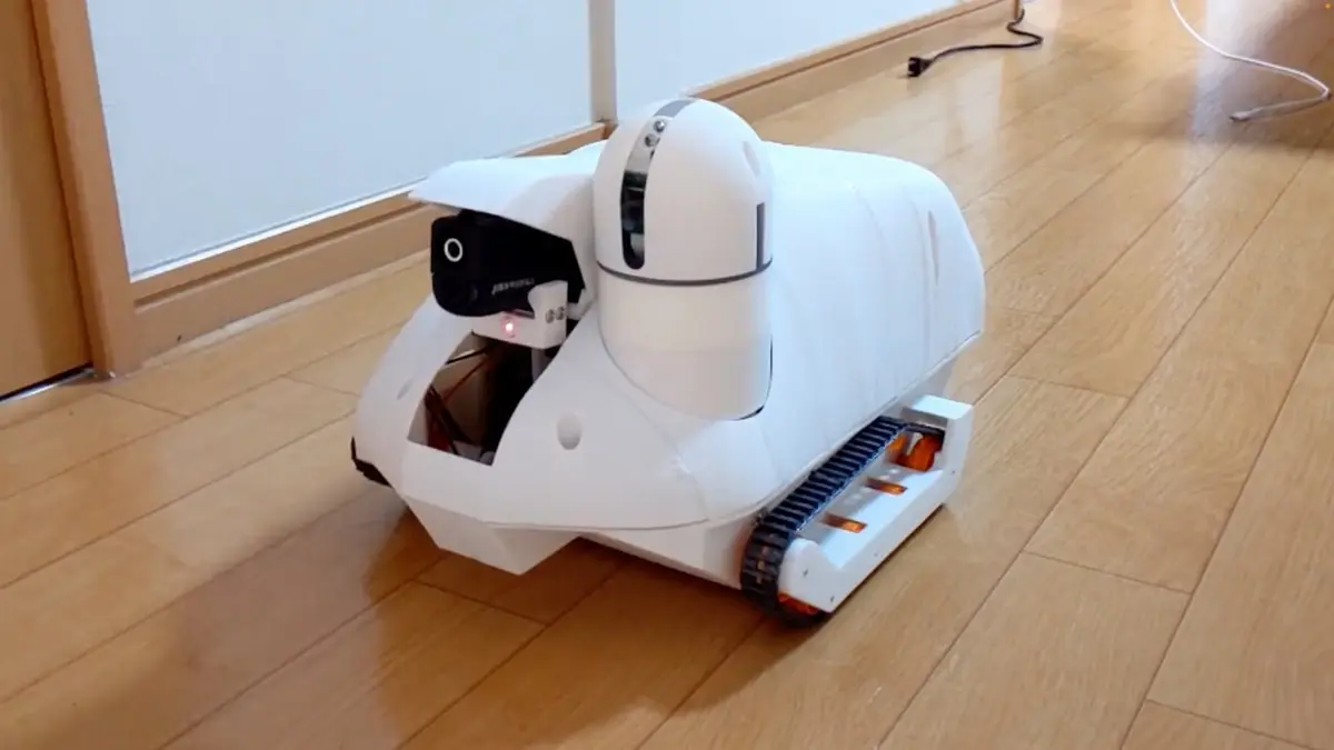 作業者いっぺいさんが制作した「遠隔操作ロボット」／画像はすべて本人が公開した動画のスクリーンショット