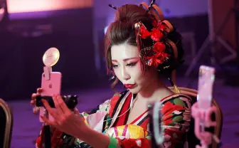 「キャバクラとは全然違う」なぜ生に投げ銭するのか？ イチナナライブの現場