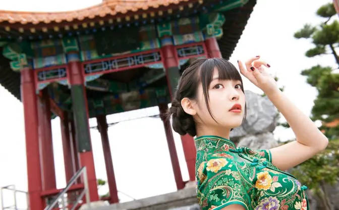 上坂すみれと旅しよ？ 青森・鳥取・和歌山をめぐる写真集が尊い