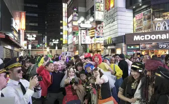 ハロウィン開幕、金曜の渋谷は昨年よりも盛り上がった？　どうなる週末