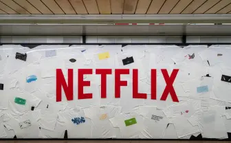 Netflix、新宿駅を再びジャック　人気アニメTシャツ70種以上が勢揃い