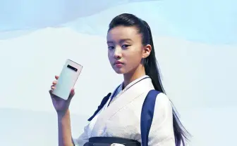 Kōki, 凛々しい和装姿で書道に挑戦 「身の引き締まる思いでした」