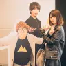 「やね」さんが、HIKAKIN・はじめしゃちょーパネルと記念撮影