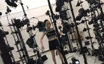 アイドルが84台のカメラで3Dデータに！ 妄キャリMVの舞台裏を独占公開