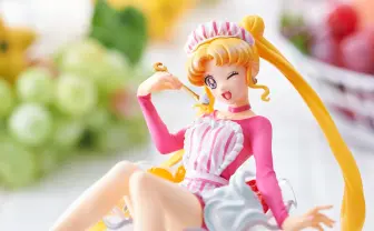 『セーラームーン』うさぎのウェイトレス風フィギュア！ なかよしイラストを再現
