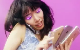 Satellite Youngが歌うTinder時代の恋愛 皮肉ポップス「Modern Romance」公開