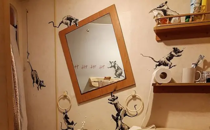 バンクシーも在宅ワーク　たわむれにトイレ駆け回るネズミ描き、嫁 嫌がる