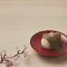 海老ごはん／レンジで温めたパックごはんに、香ばしく炒った海老や白胡麻などを加えるだけ