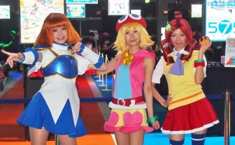 TGSを彩るコンパニオンさん大集合! 総出のお見送りも