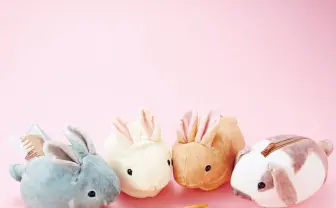 「もっちり子うさぎポーチ」リアルな見た目にモッチモチな撫で心地！