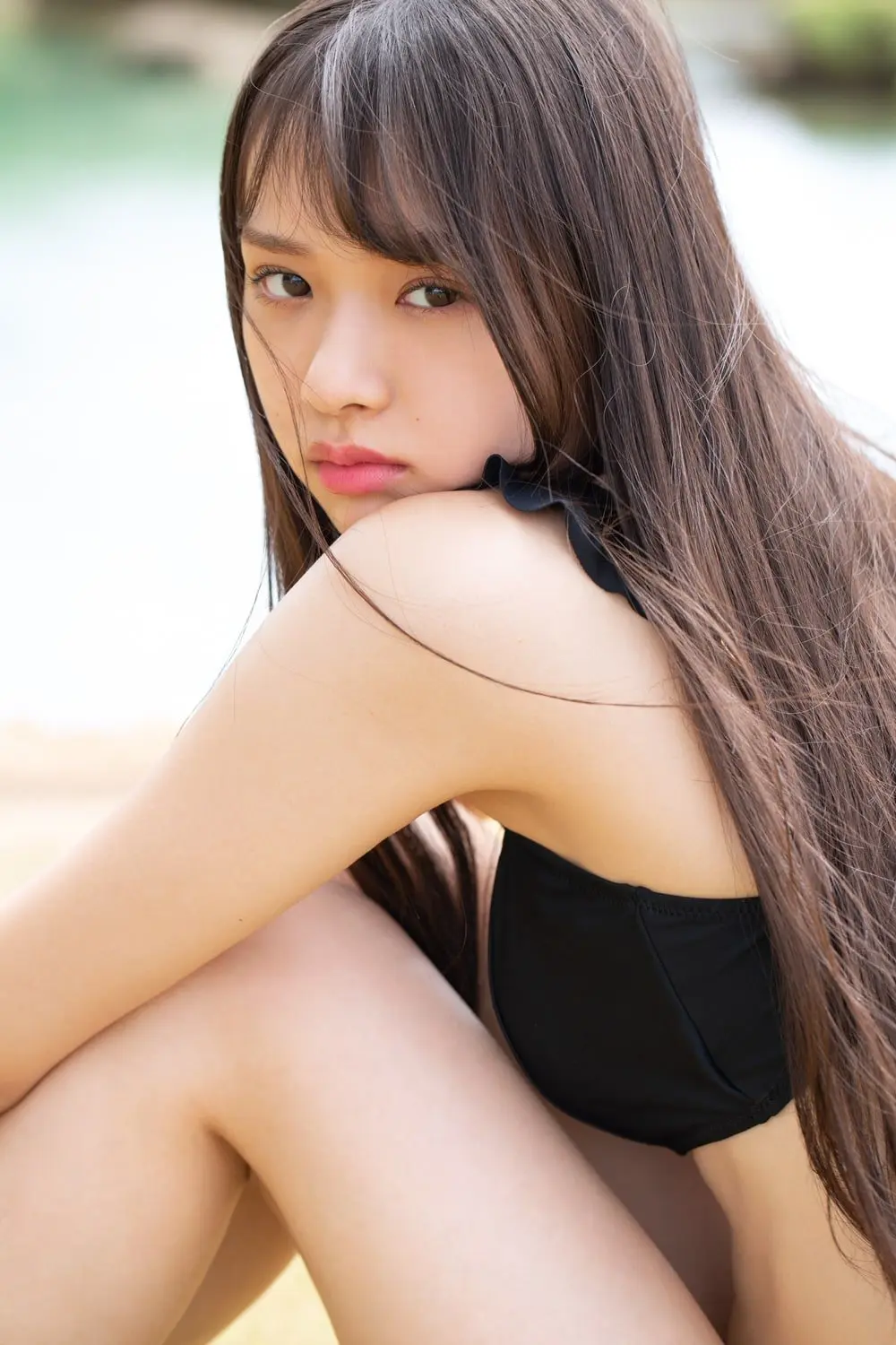 三品瑠香の初写真集発売 「わーすた」最年少メンバーは美しい18歳へ