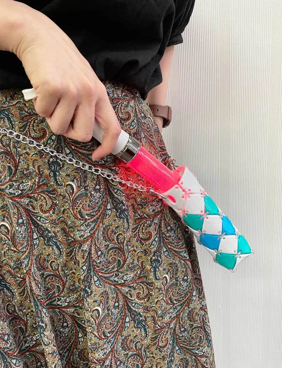 推し色のペンライト入れ、自作も意外とええやん「痛パチェリエ」がアツい