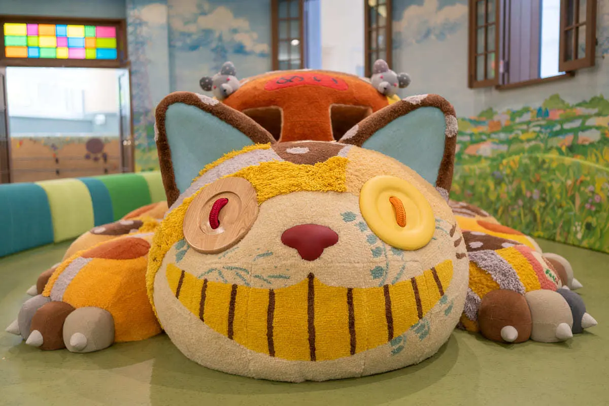 「ジブリパーク」園内が大公開！ 「ジブリの大倉庫」エリアはワクワクの宝箱