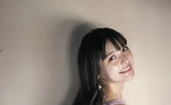 声優 上坂すみれ、2nd写真集で眩しい笑顔「夜な夜な鏡の前で練習した」