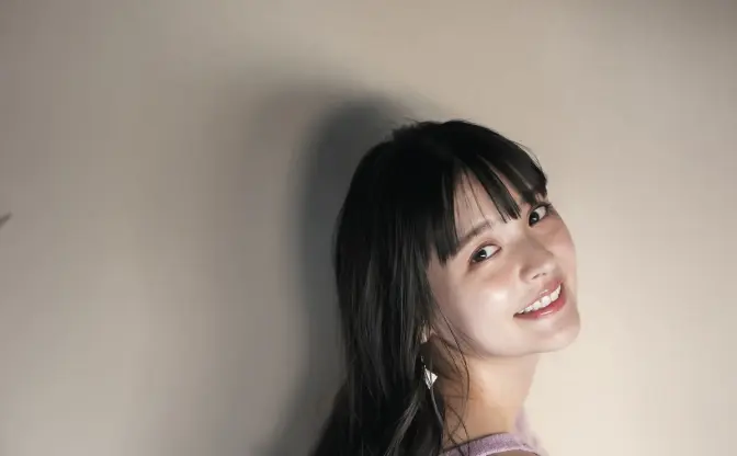 声優 上坂すみれ、2nd写真集で眩しい笑顔「夜な夜な鏡の前で練習した」