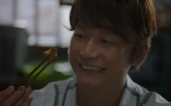 香取慎吾、ファミマCMでハンバーグ15個完食「お母さんの味は最高」