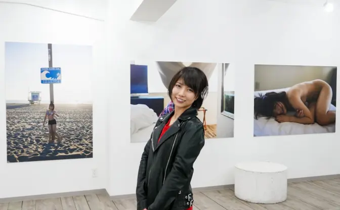 700枚の戸田真琴と旅をする　全て「レタッチなし」の写真展