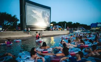 『ジョーズ』の水上シアターでいきなり足を引っぱる演出とか怖すぎる……