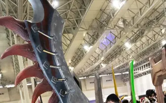 男のロマンが詰まった大剣、持ってみた！ 超会議の常連さんに突撃取材