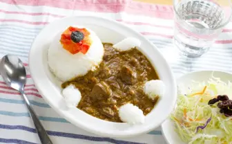 【お取り寄せ】ゲゲゲのキャラカレーを侮るなかれ！　和牛の塊がゴロゴロ『鬼太郎の好きなビーフカリー（辛口）』が美味しすぎ！