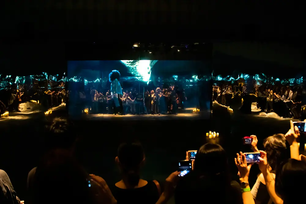 「鏡の上映会」