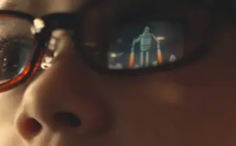 レンズに映りこんだある男性の人生。美しい映像と音楽に心が癒やされる。