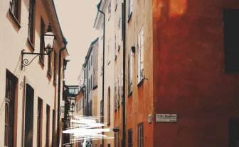 ヨルシカ、2ndアルバム『エルマ』今夏発売　n-bunaとsuisの2人組バンド