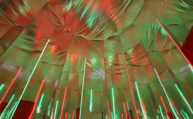 “木じゃない“クリスマスツリー？ 下北の新しい恋愛スポットにいってみた