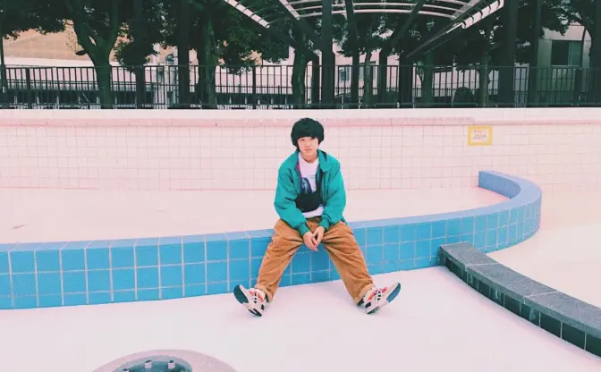 多才すぎる大学生アーティスト Mom　デビューから6カ月で2ndアルバム発売