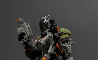 これがレゴ!? 強者のオーラ溢れる可動フィギュア「人間のように自由なポーズを」