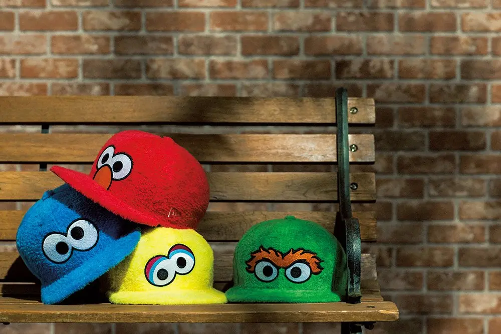 NEW ERA×セサミストリート　エルモたちがもこもこキャップに！