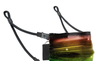 パリピ感漂ってる 7色に輝くマウスカバーがもはやゲーミングマスク