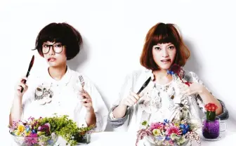 現役OLユニット・Charisma.com　ガイナックスHP企画でMV＆コメント公開！