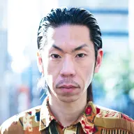 初書籍『ブレん人』を刊行する呂布カルマさん