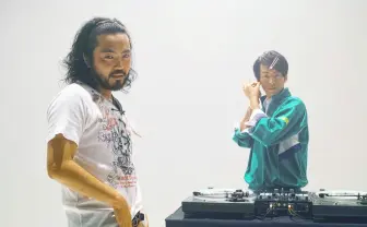 Creepy Nuts、新曲MVで自意識高いヤツ絶対殺すマンに？