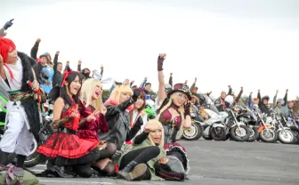 湯河原をコスプレして大量のバイクで爆走！ 「ゆがつう！」参加レポ