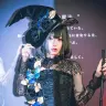宇垣美里が美しすぎるコスプレ披露　“下々の者を見下す“魔女を演じきる