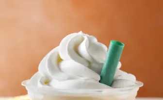 スタバの新作フラペチーノは赤肉メロンをクリーミーに楽しむ「カンタロープ メロン ＆ クリーム フラペチーノ®」