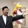 写真は、村上隆さんと「Miss ko²」　Portrait of Takashi Murakami／Photo by Hyun-soo Kim ／Artwork©Takashi Murakami/Kaikai Kiki Co., Ltd. All Rights Reserved.