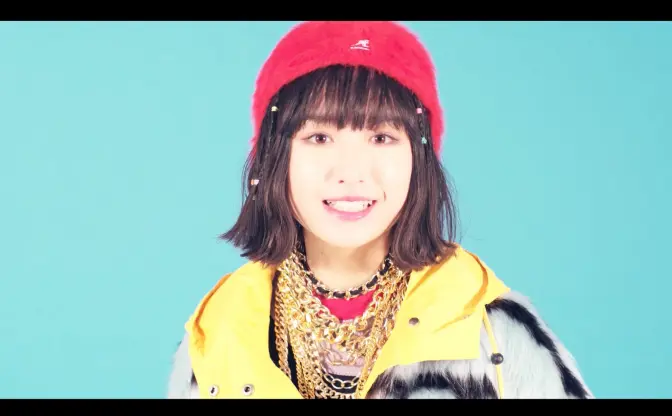 吉田凜音、裏原×カワイイ×ギャングスタラップな新MV 「裏原ンウェイ」