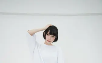 青山裕企が美少女つぶらを撮り下ろし　クリエイター×モデルの作品が毎週刊行