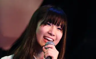 活動休止中のEDM女子高生・クルミクロニクル、12月にシングル発売決定【追記】
