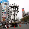 吉祥寺駅北口に登場したパトレイバーシリーズを代表するロボット・イングラム