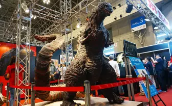 『シン・ゴジラ』公開記念! ワンフェスを襲来した大迫力の「ゴジラ対エヴァンゲリオン」ブース