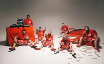 D.O×Red Eye「悪党の詩 REMIX」MV公開 壮絶な生い立ちを曲に乗せる